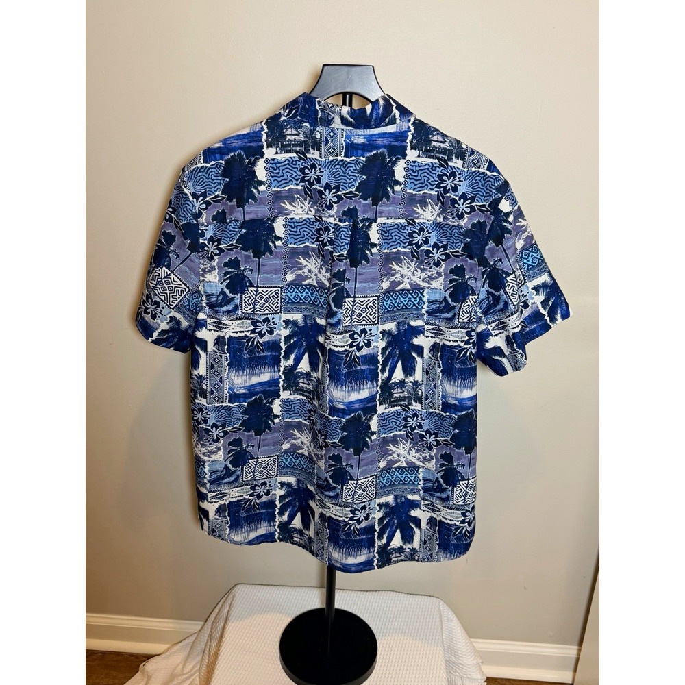 No Boundaries Men's L Blue White Hawaiian Floral Woven Short Sleeve Button-Up